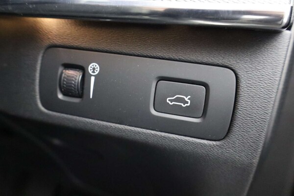 Used Volvo XC90 2017 for sale - 76182695: Photo 28