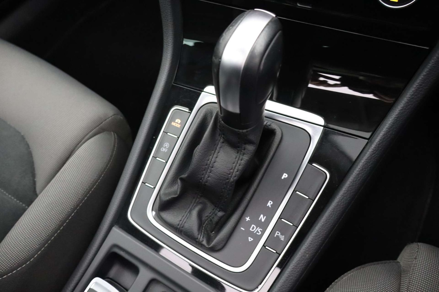 Used Volkswagen Golf 2020 for sale - 76741535: Photo 18