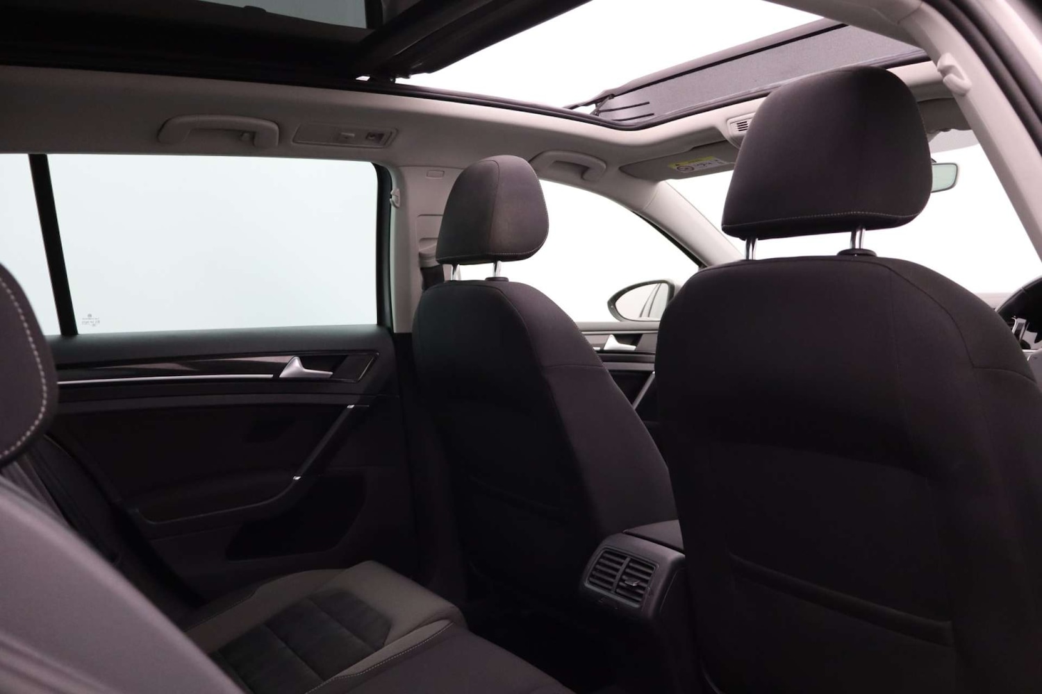 Used Volkswagen Golf 2020 for sale - 76741535: Photo 23