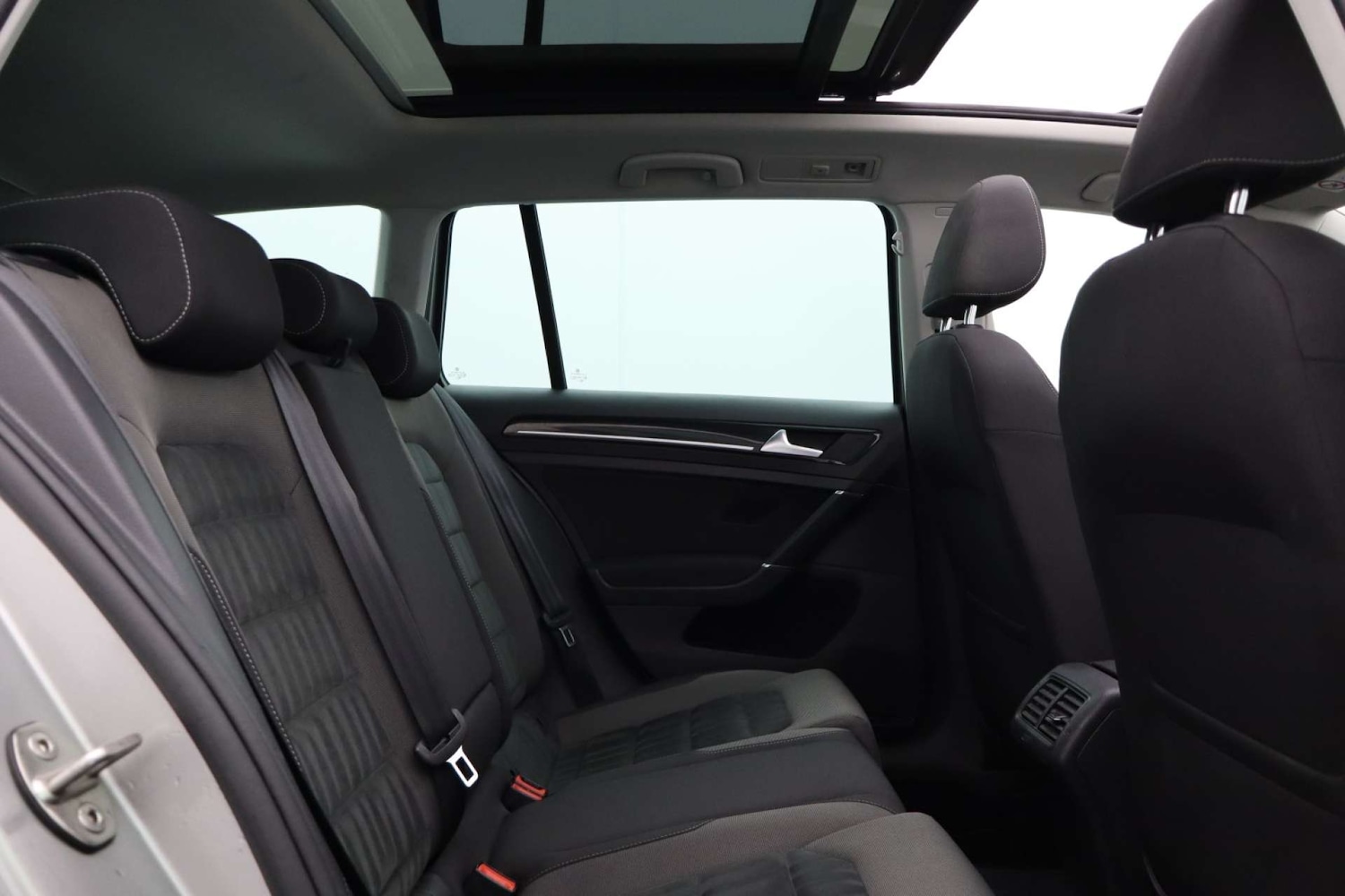 Used Volkswagen Golf 2020 for sale - 76741535: Photo 24