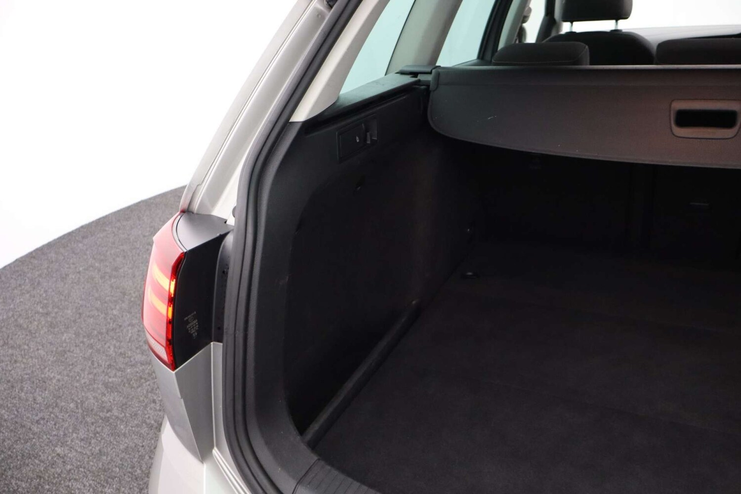 Used Volkswagen Golf 2020 for sale - 76741535: Photo 28