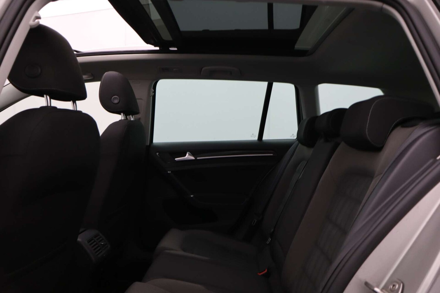 Used Volkswagen Golf 2020 for sale - 76741535: Photo 30