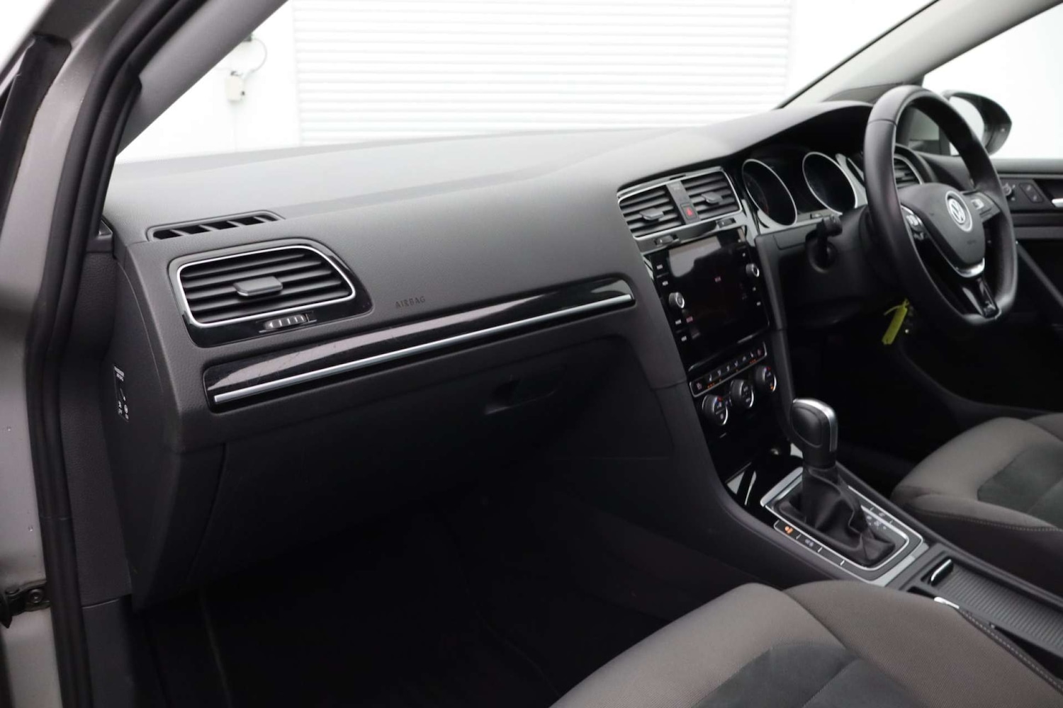 Used Volkswagen Golf 2020 for sale - 76741535: Photo 32