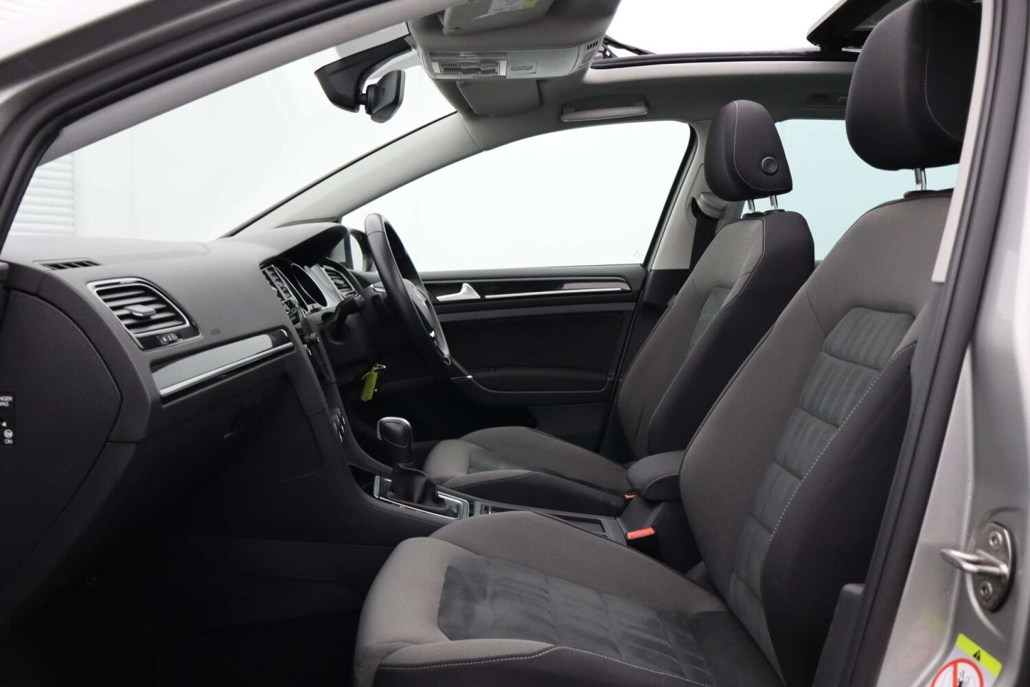 Used Volkswagen Golf 2020 for sale - 76741535: Photo 33