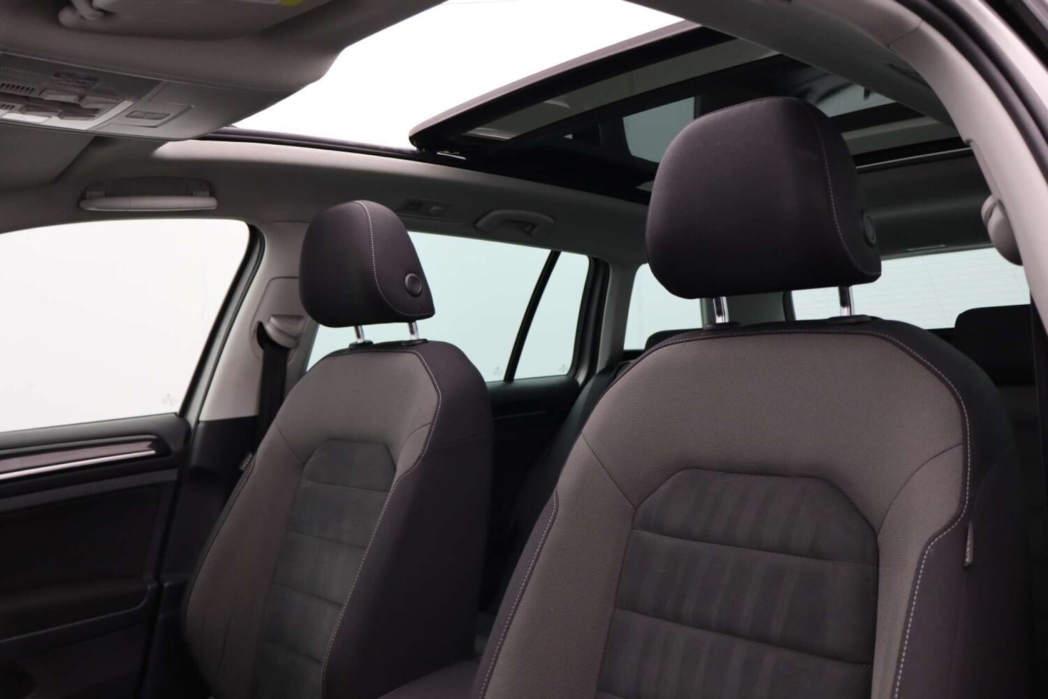 Used Volkswagen Golf 2020 for sale - 76741535: Photo 34