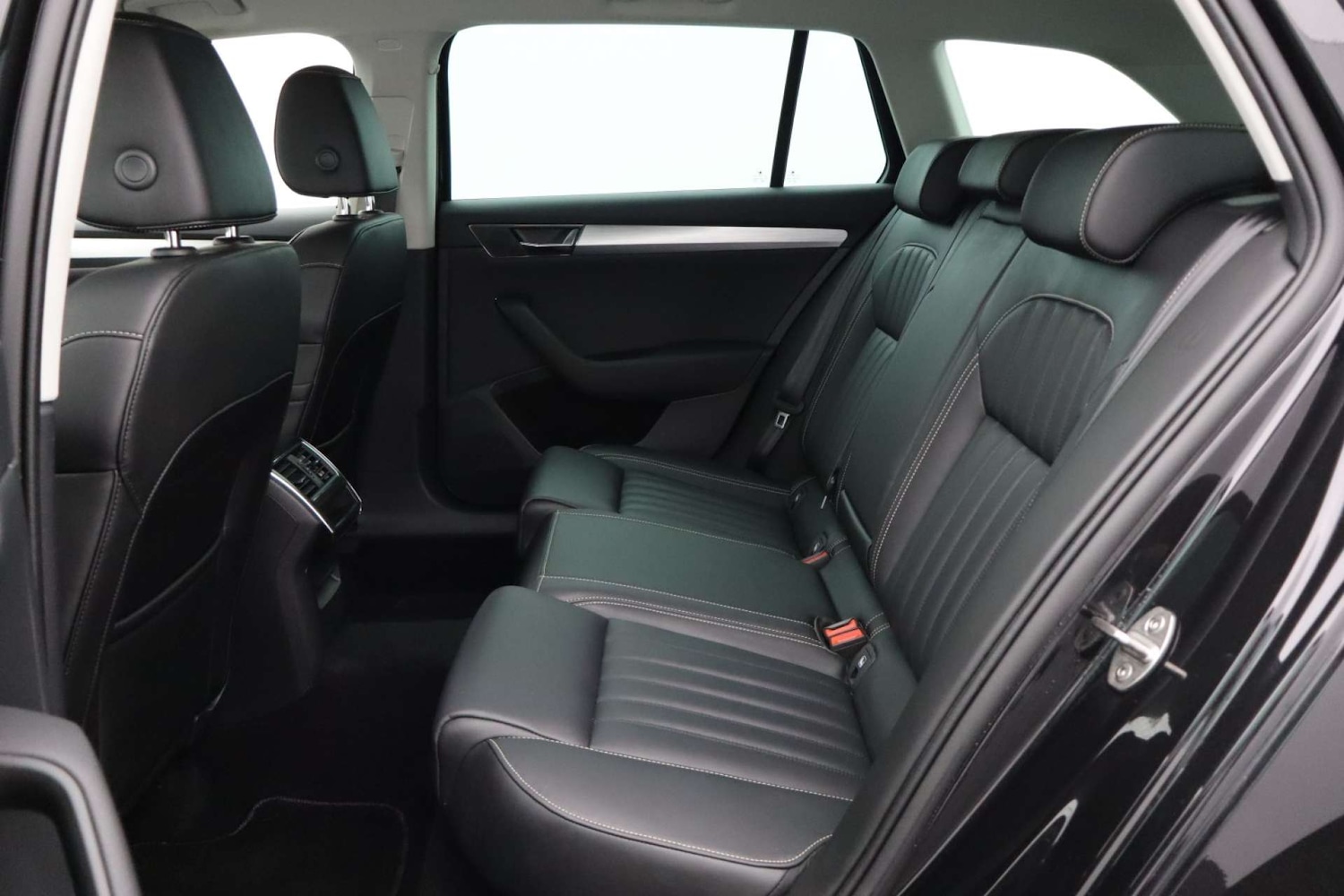 Used Skoda Superb 2023 for sale - 76182610: Photo 14