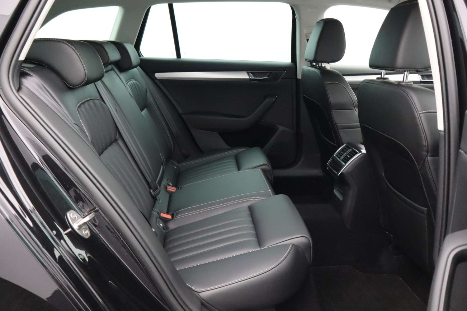 Used Skoda Superb 2023 for sale - 76182610: Photo 15