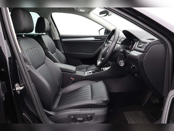 Used Skoda Superb 2023 for sale - 76182610: Photo 2