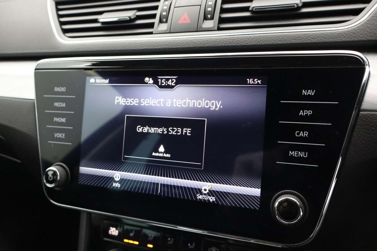 Used Skoda Superb 2023 for sale - 76182610: Photo 34