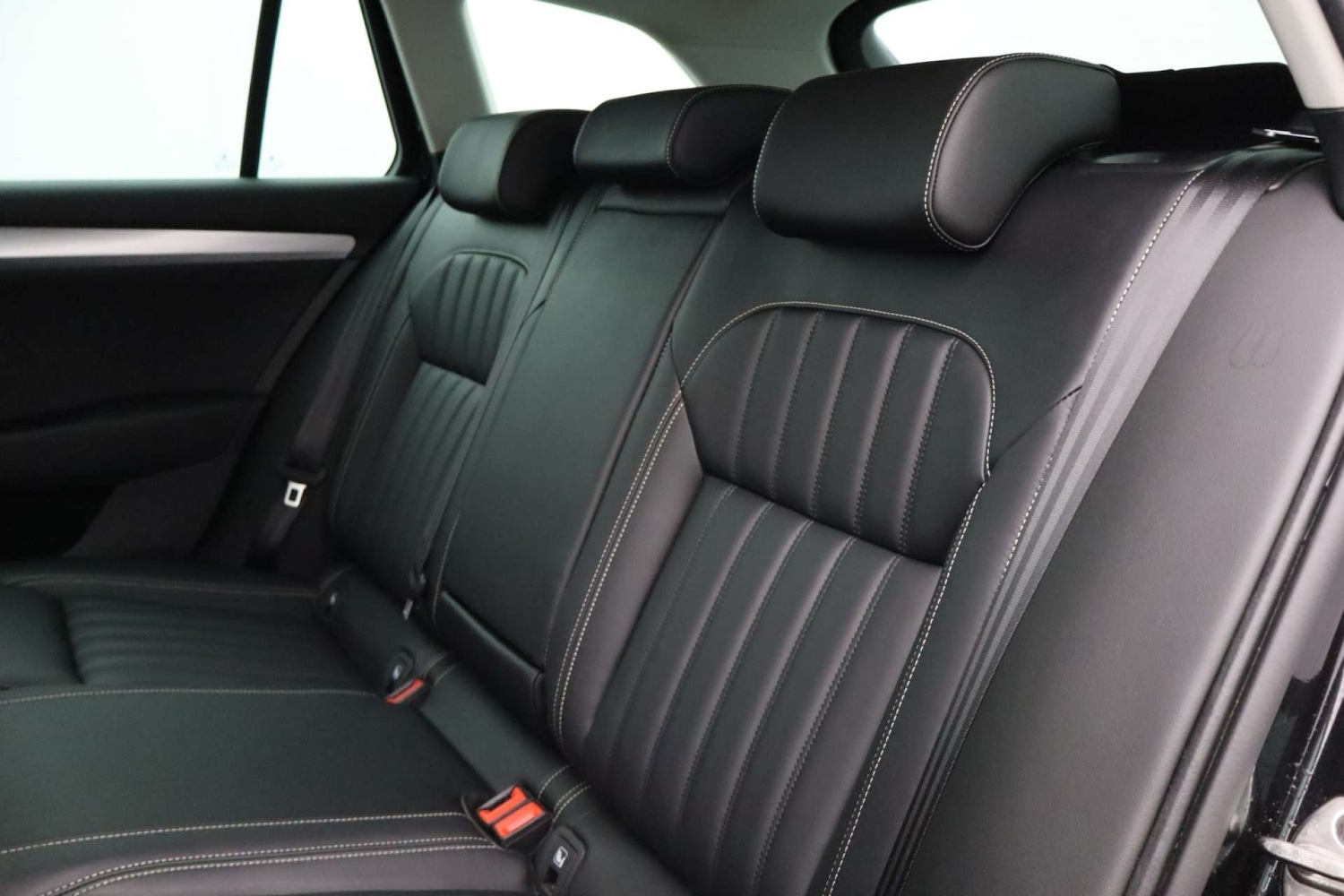 Used Skoda Superb 2023 for sale - 76182610: Photo 50