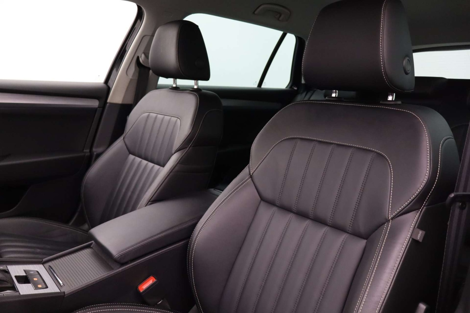 Used Skoda Superb 2023 for sale - 76182610: Photo 52