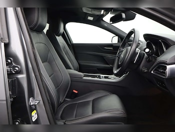 Used Jaguar XE 2018 for sale - 76182685: Photo