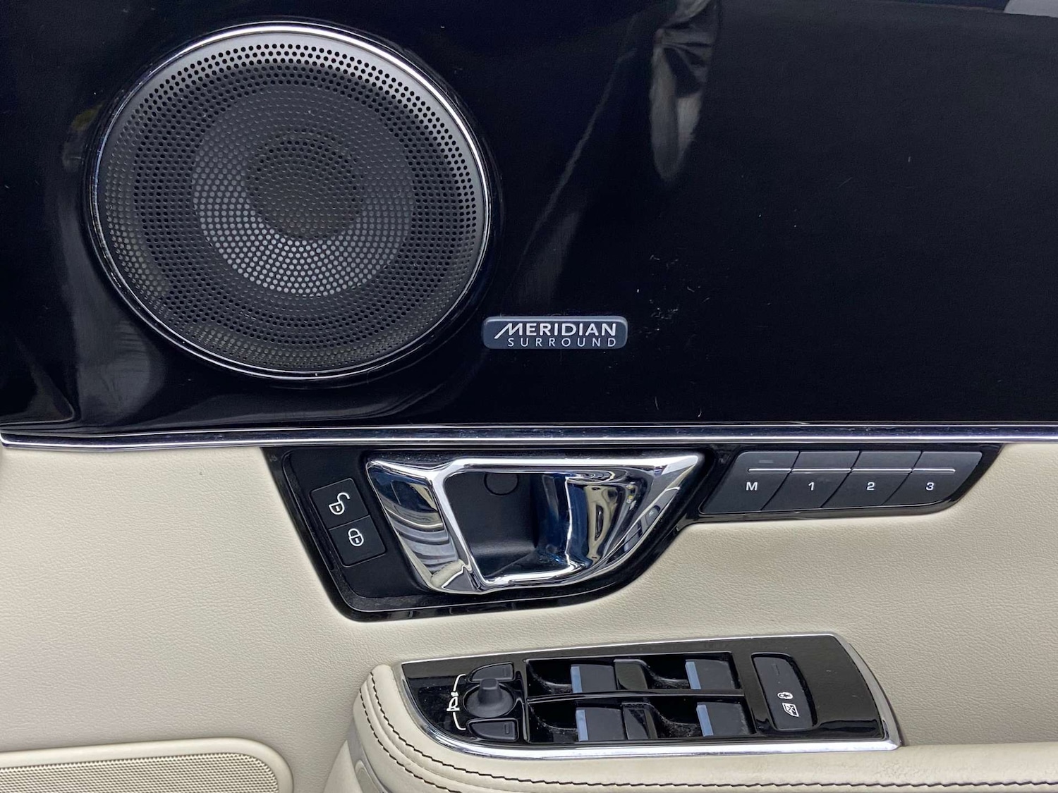 Used Jaguar XJ 2016 for sale - 76741533: Photo 12