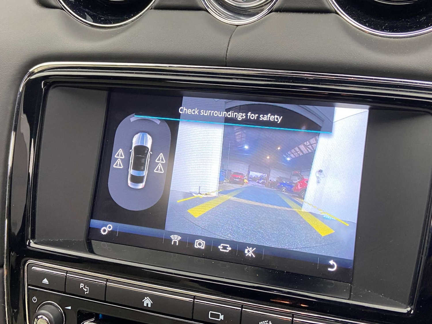 Used Jaguar XJ 2016 for sale - 76741533: Photo 14