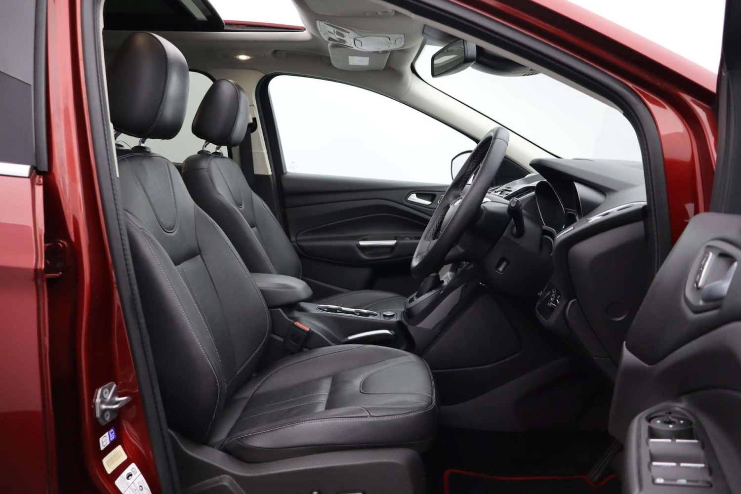 Used Ford Kuga 2015 for sale - 76481378: Photo 2