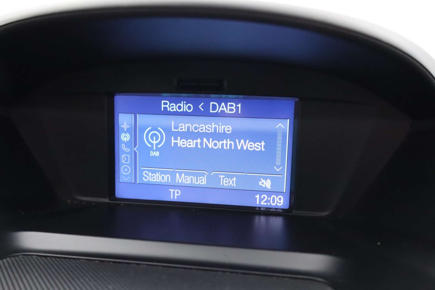 Used Ford Kuga 2015 for sale - 76481378: Photo 54