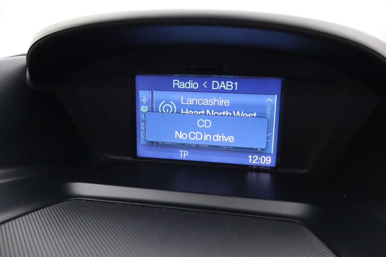 Used Ford Kuga 2015 for sale - 76481378: Photo 55