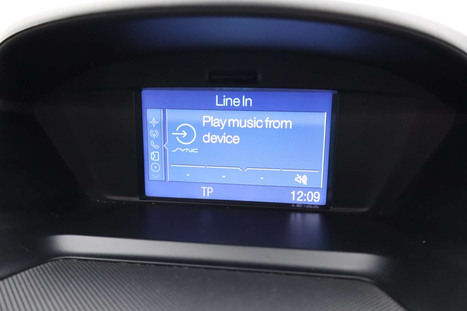 Used Ford Kuga 2015 for sale - 76481378: Photo 59