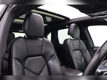 Used Porsche Cayenne 2017 for sale - 77061746: Photo