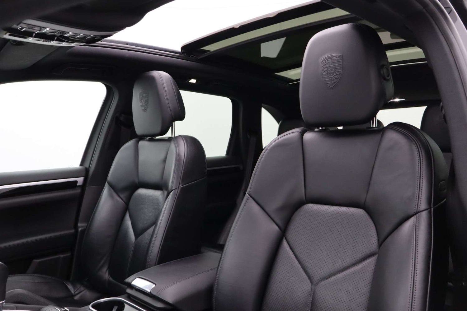 Used Porsche Cayenne 2017 for sale - 77061746: Photo 36