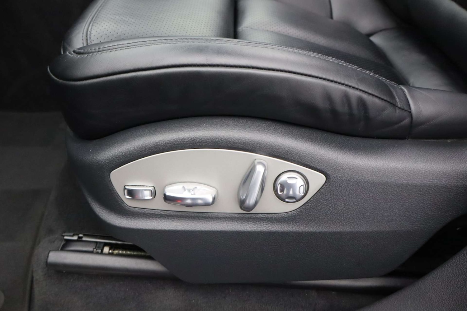 Used Porsche Cayenne 2017 for sale - 77061746: Photo 37