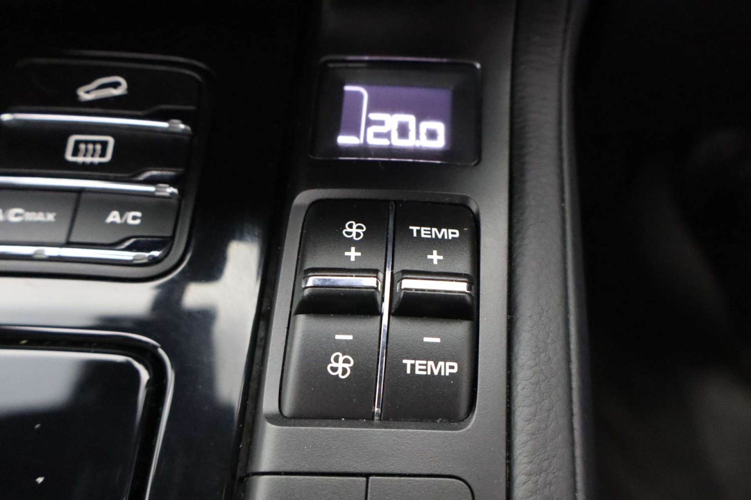 Used Porsche Cayenne 2017 for sale - 77061746: Photo 59