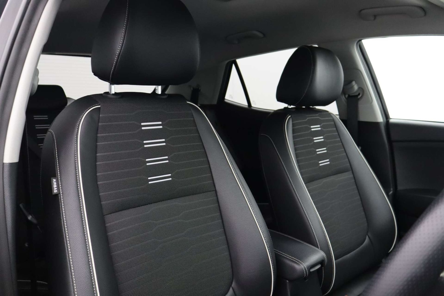 Used Kia Stonic 2023 for sale - 77423738: Photo 13