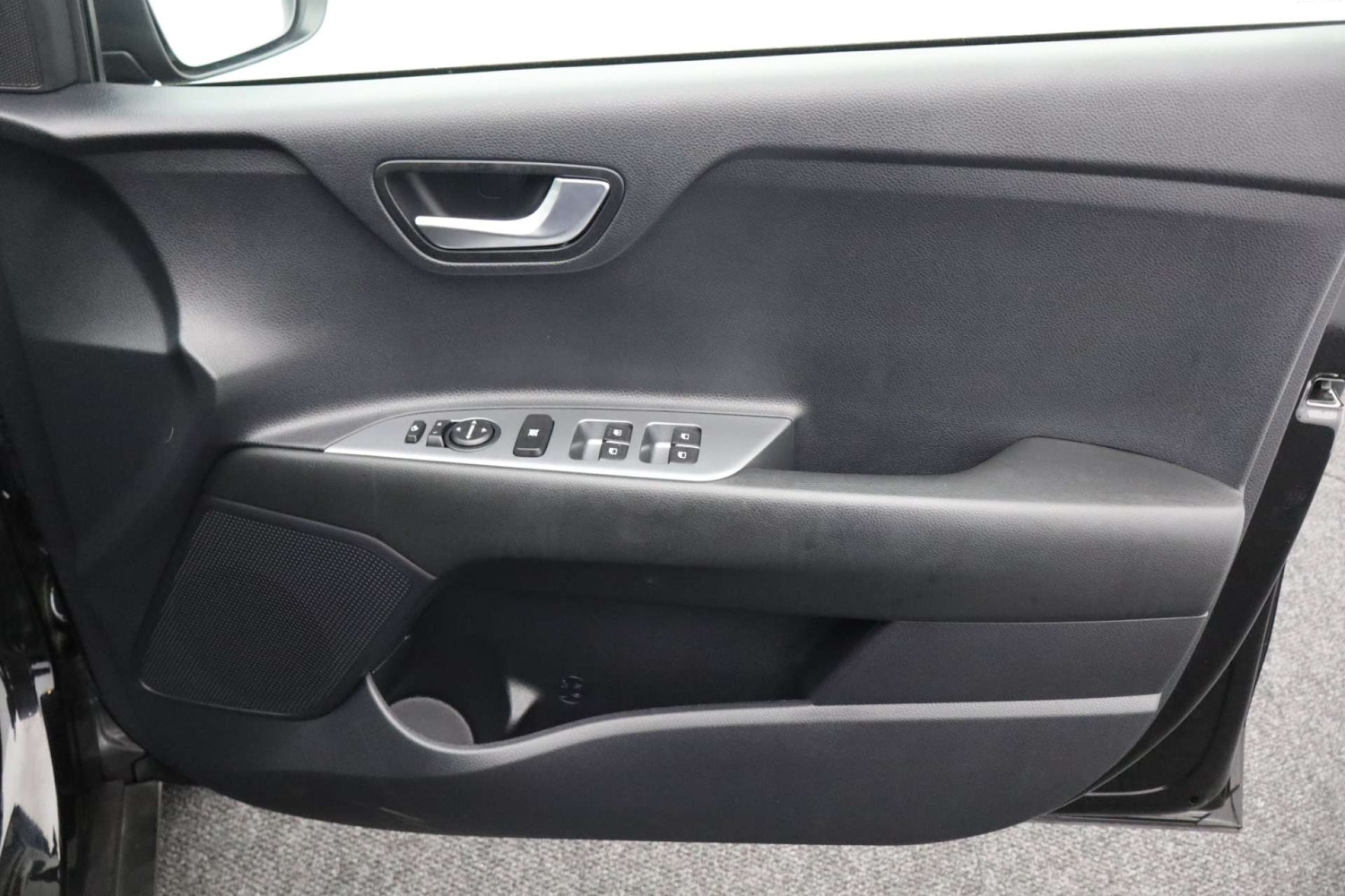 Used Kia Stonic 2023 for sale - 77423738: Photo 15