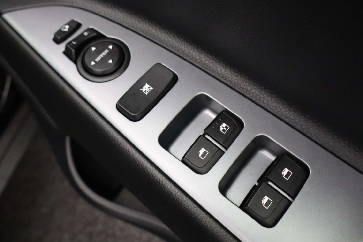 Used Kia Stonic 2023 for sale - 77423738: Photo 16