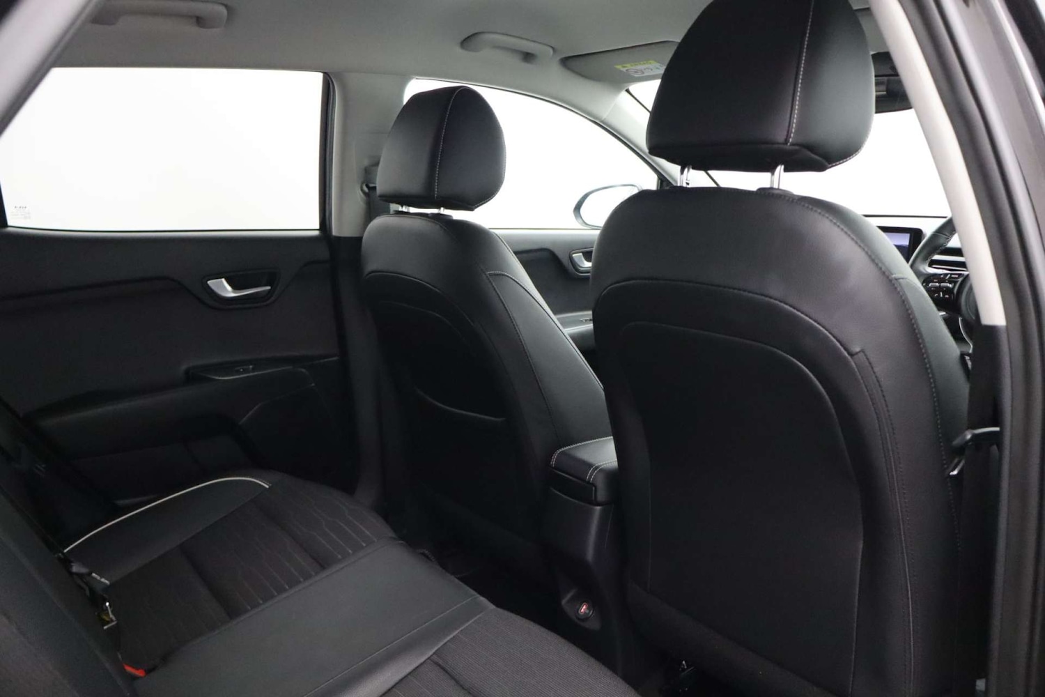 Used Kia Stonic 2023 for sale - 77423738: Photo 17