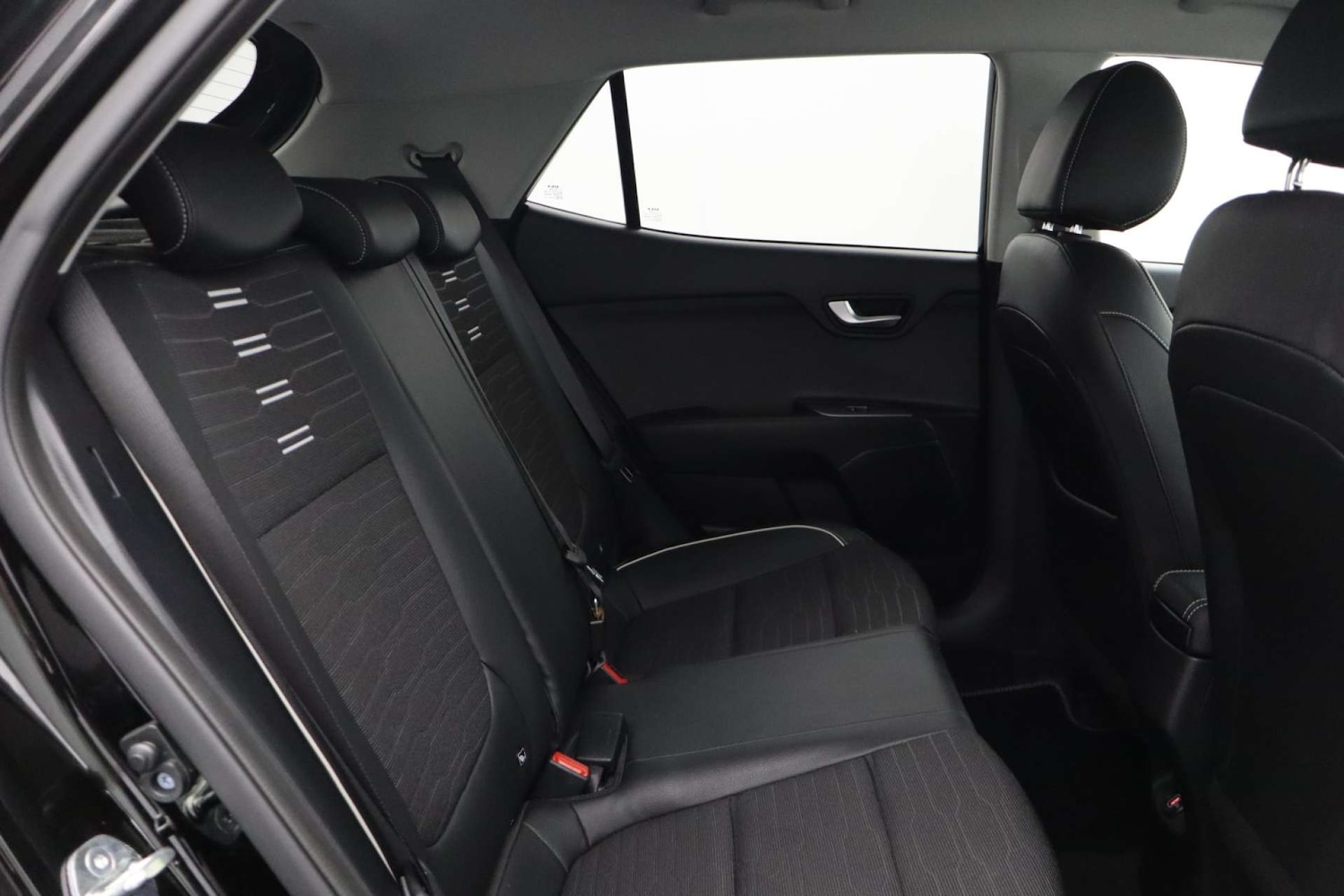 Used Kia Stonic 2023 for sale - 77423738: Photo 18