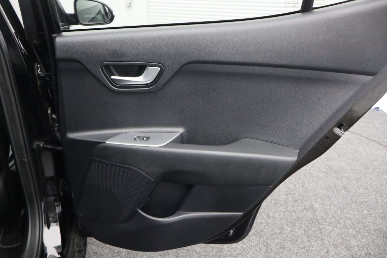 Used Kia Stonic 2023 for sale - 77423738: Photo 19