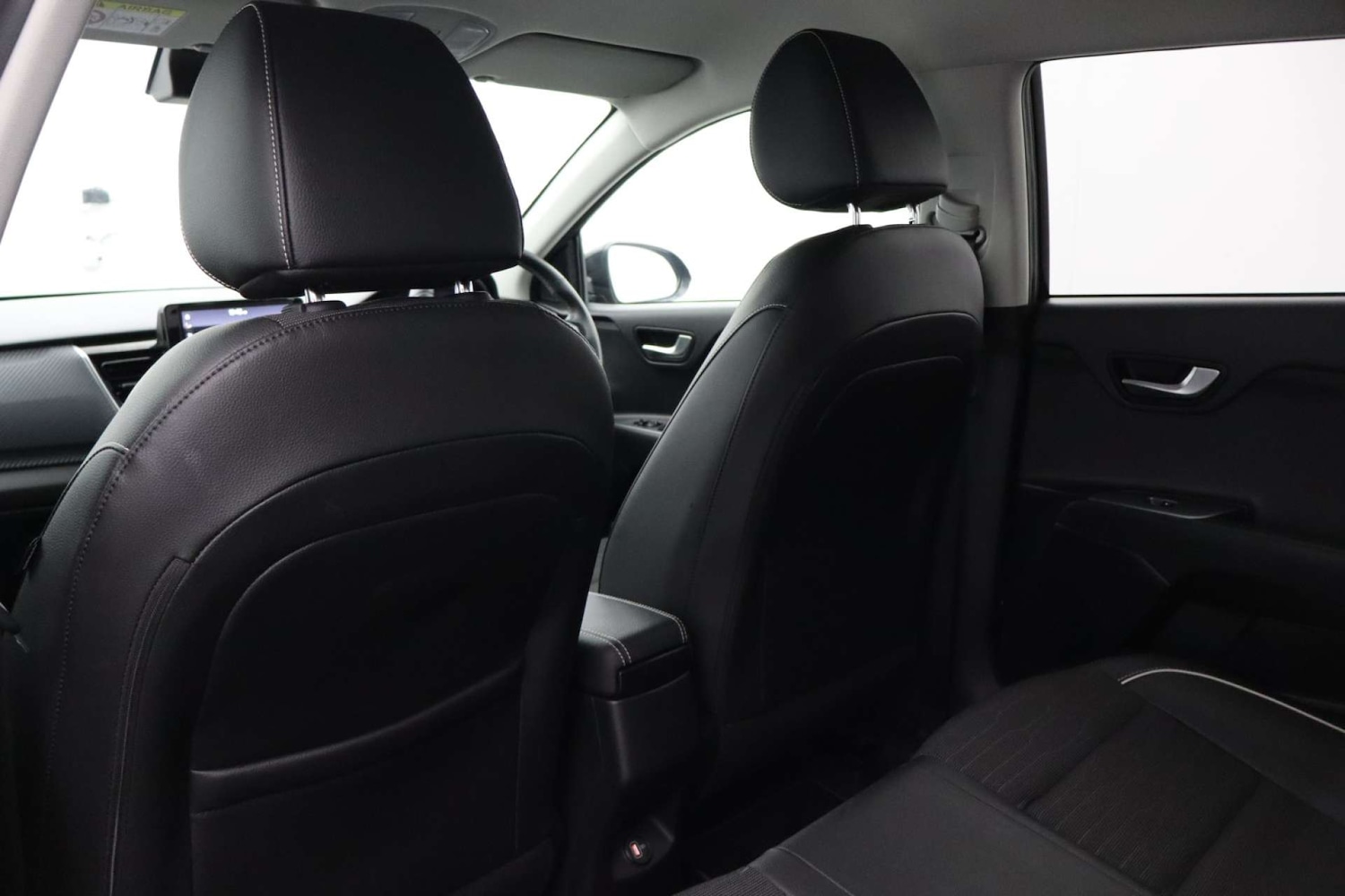 Used Kia Stonic 2023 for sale - 77423738: Photo 24