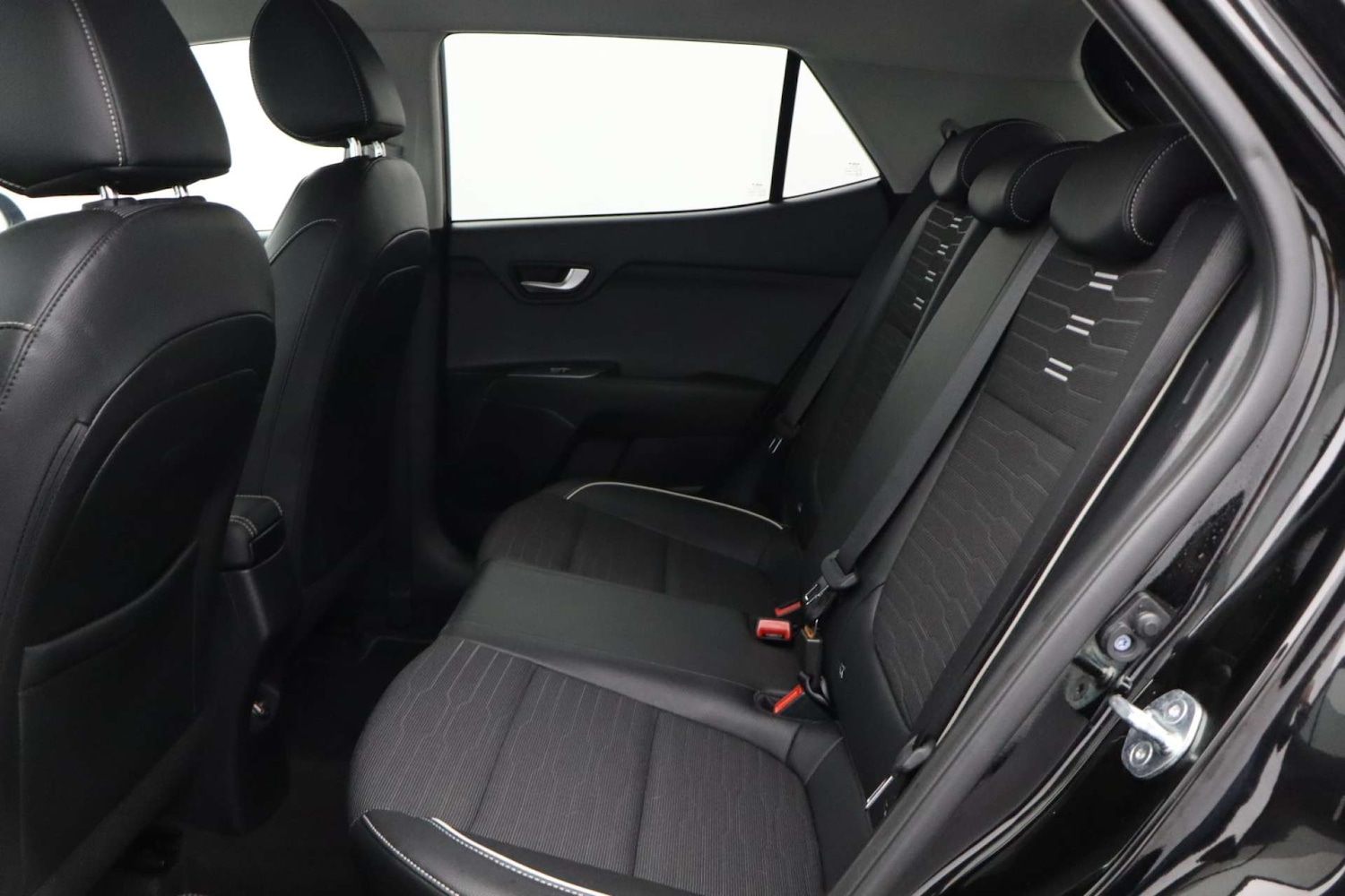 Used Kia Stonic 2023 for sale - 77423738: Photo 25