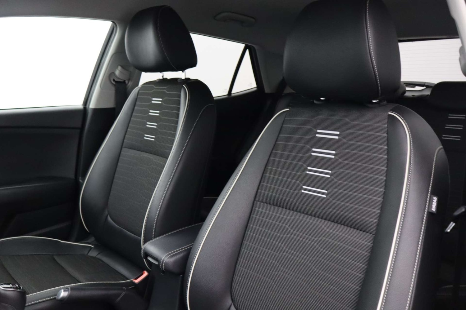 Used Kia Stonic 2023 for sale - 77423738: Photo 29