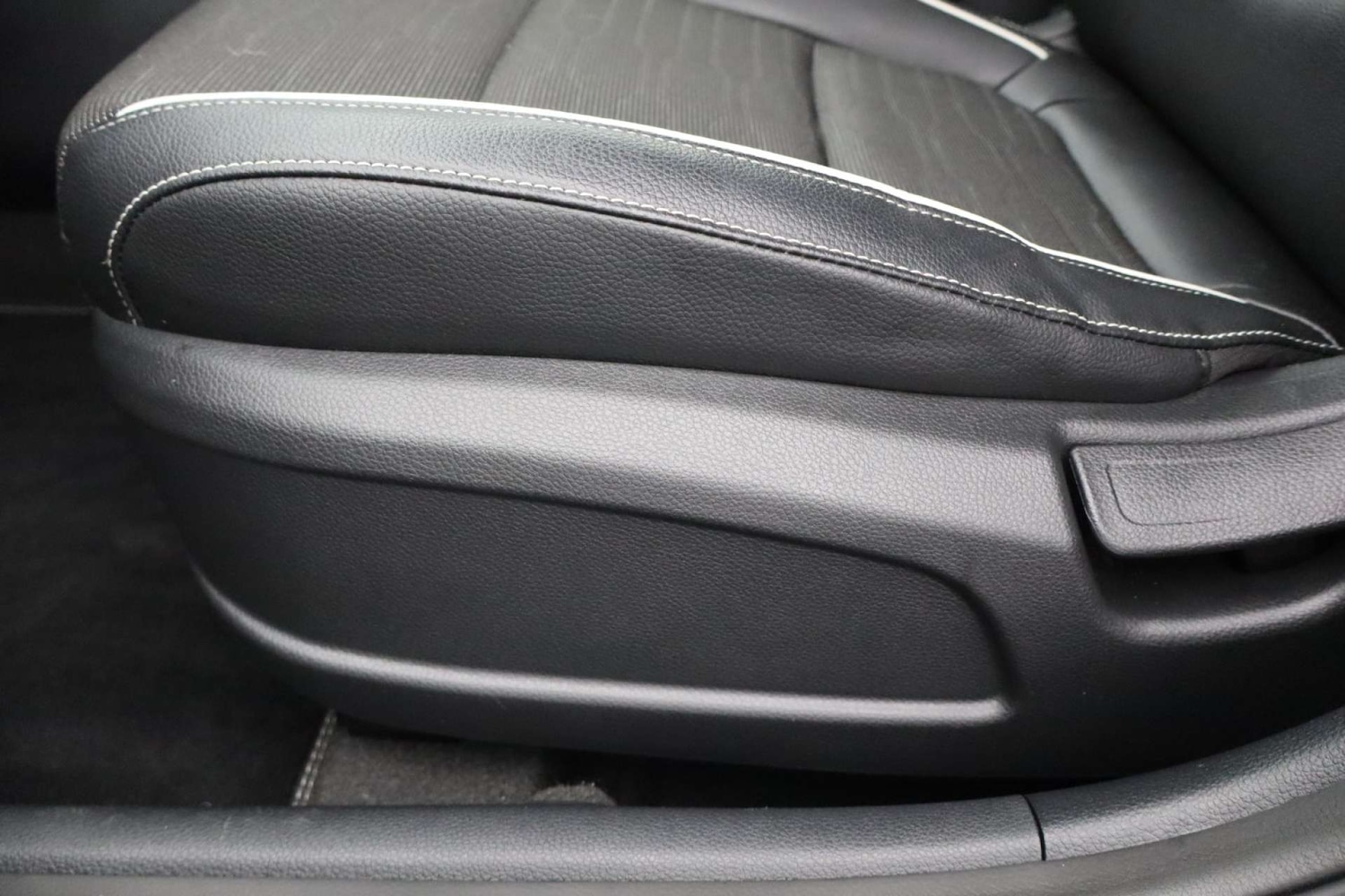 Used Kia Stonic 2023 for sale - 77423738: Photo 30