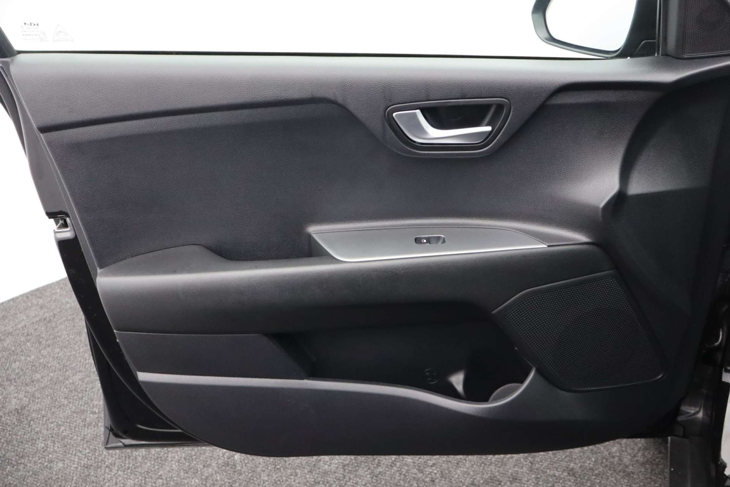 Used Kia Stonic 2023 for sale - 77423738: Photo 32