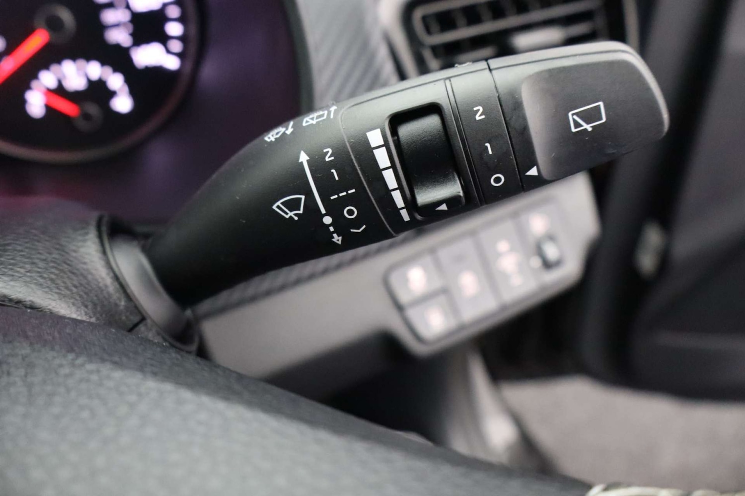 Used Kia Stonic 2023 for sale - 77423738: Photo 37