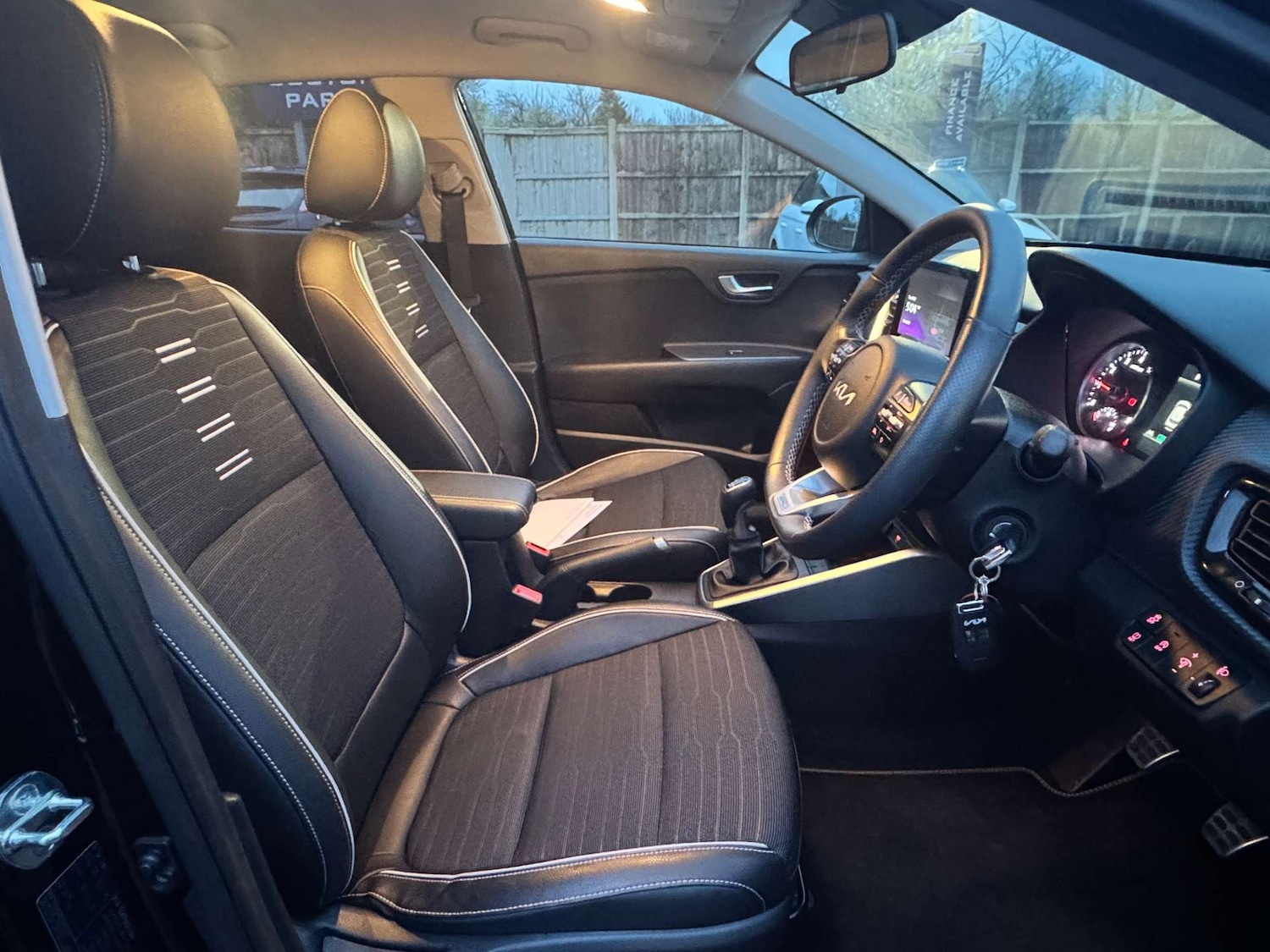 Used Kia Stonic 2023 for sale - 77423738: Photo 9