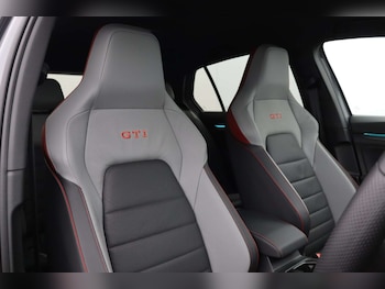 Used Volkswagen Golf 2025 for sale - 76980027: Photo