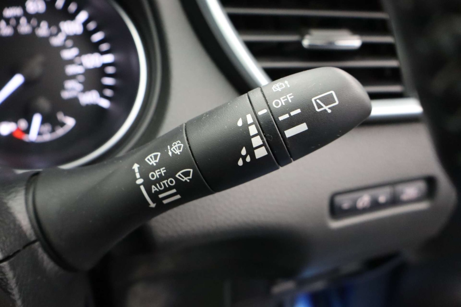 Used Nissan Qashqai 2017 for sale - 76682734: Photo 36