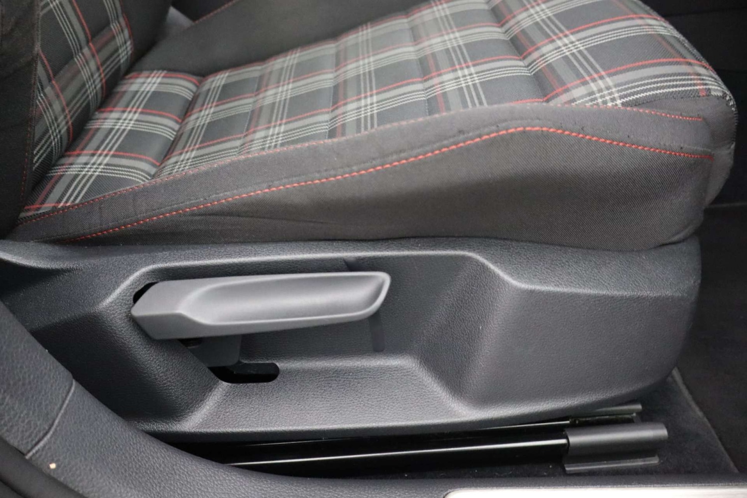 Used Volkswagen Golf 2017 for sale - 77383409: Photo 15