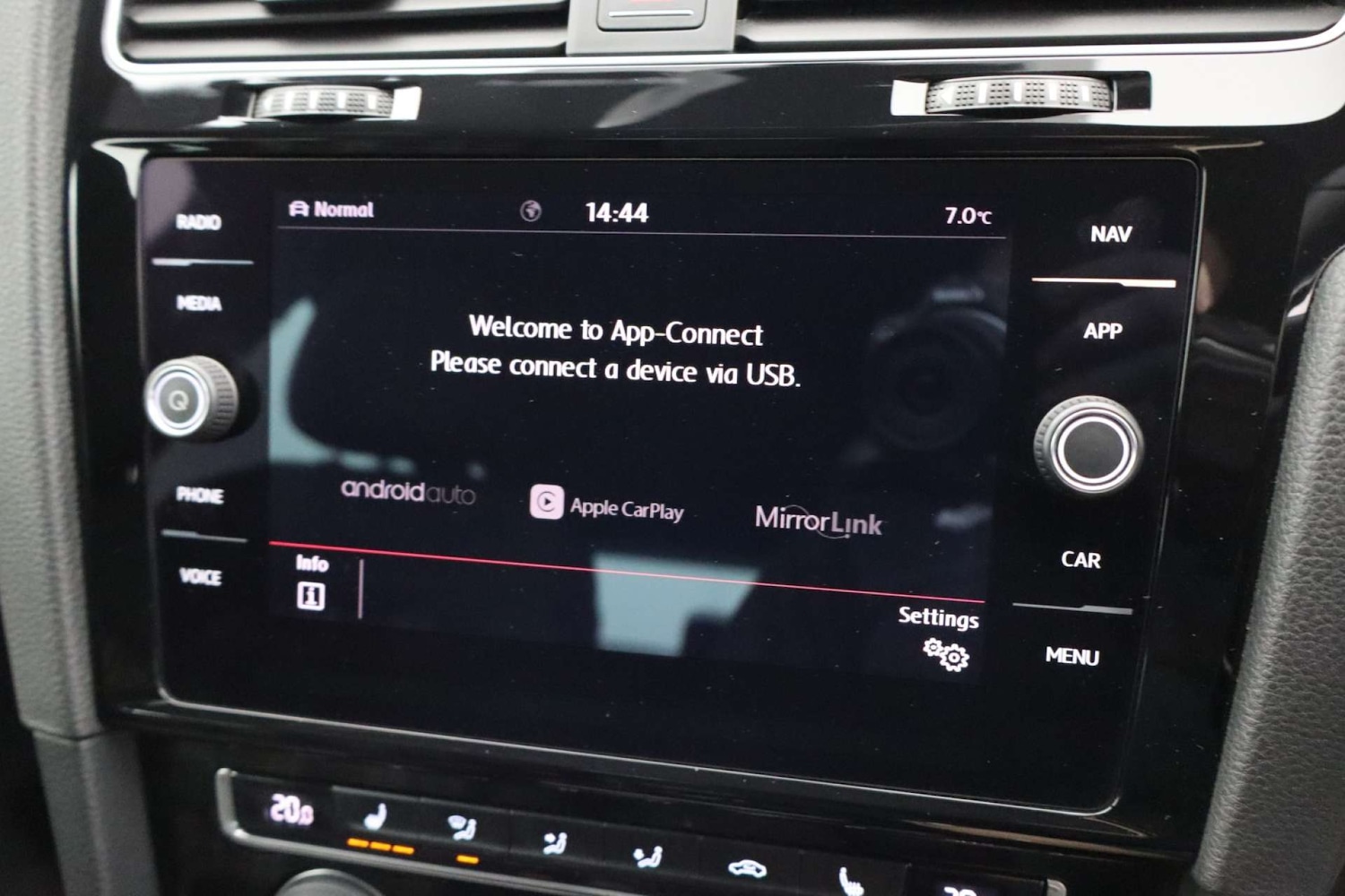 Used Volkswagen Golf 2017 for sale - 77383409: Photo 17