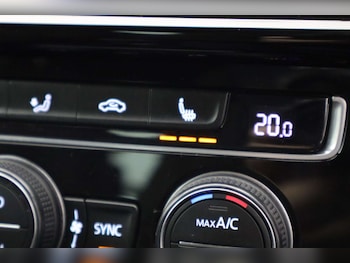 Used Volkswagen Golf 2017 for sale - 77383409: Photo