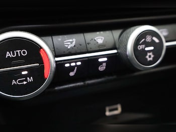 Used Alfa Romeo Giulia 2017 for sale - 78371324: Photo