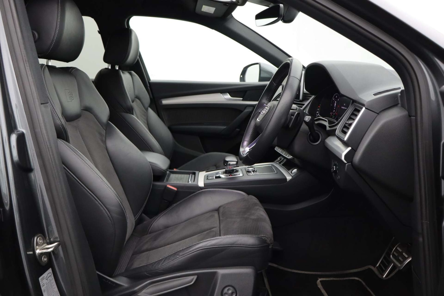 Used Audi Q5 2018 for sale - 76182607: Photo 2