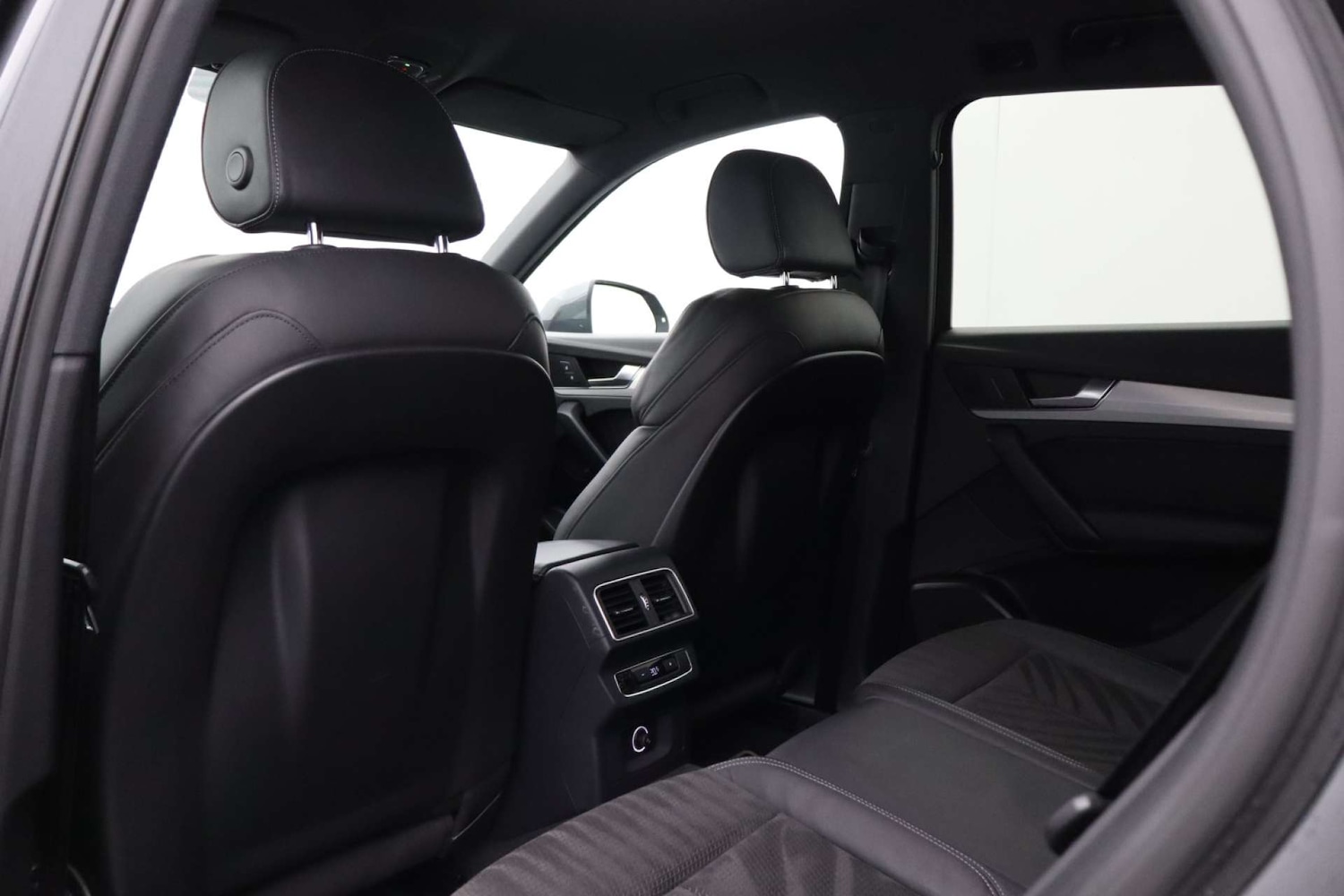 Used Audi Q5 2018 for sale - 76182607: Photo 51