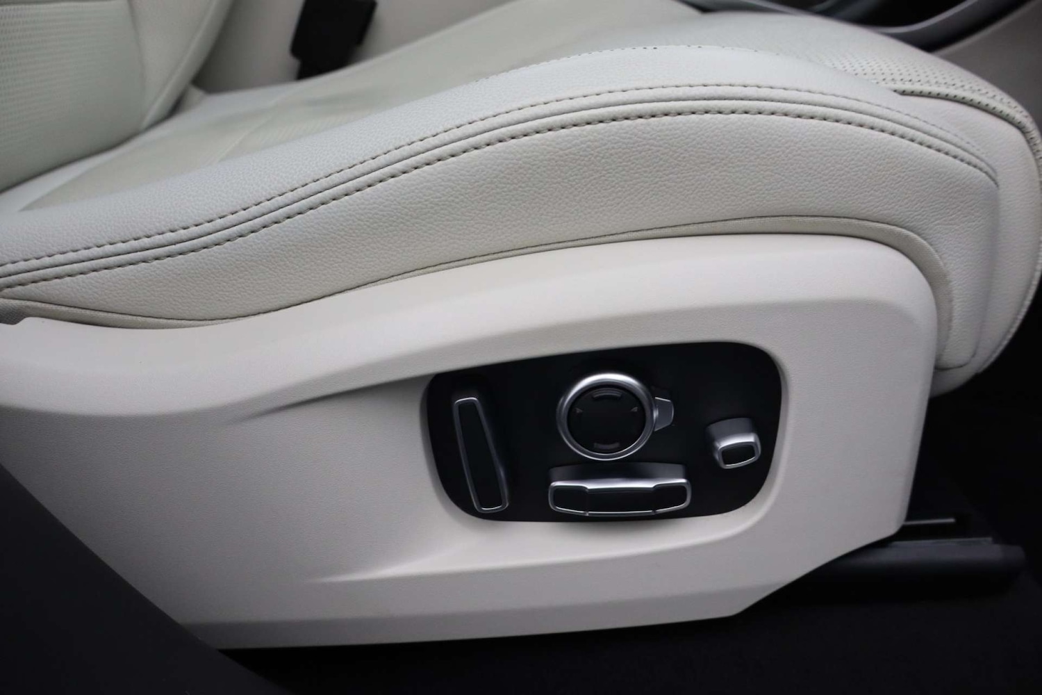 Used Jaguar F-Pace 2021 for sale - 76385739: Photo 14