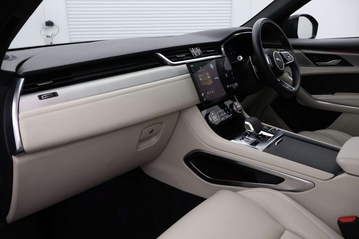 Used Jaguar F-Pace 2021 for sale - 76385739: Photo 32