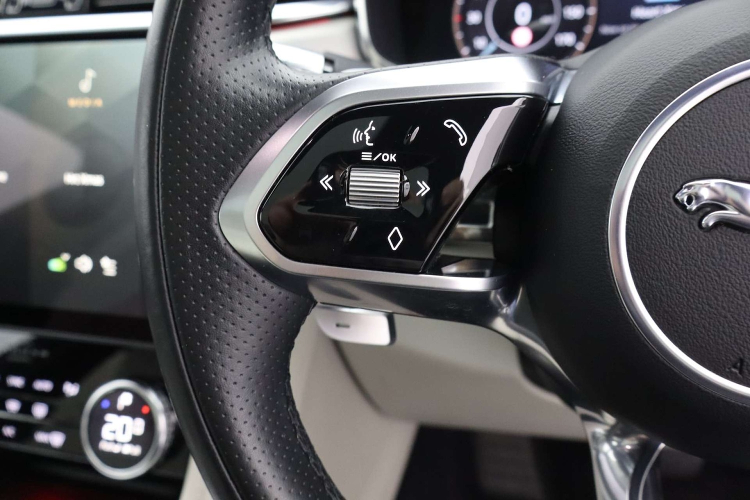 Used Jaguar F-Pace 2021 for sale - 76385739: Photo 39